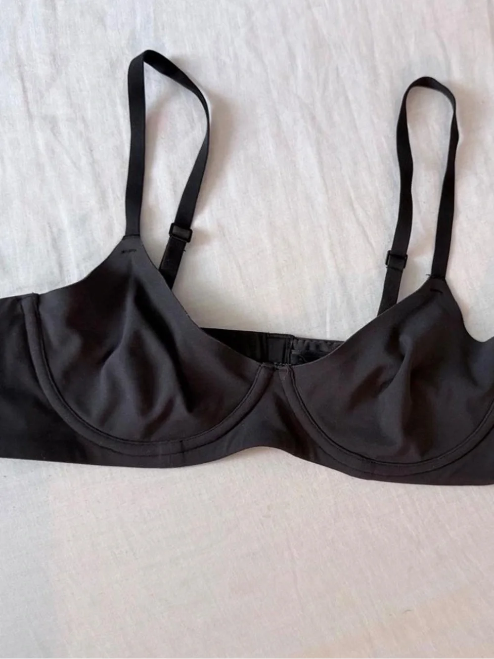 SKIMS everybody unlined bra - Picture 2 of 2